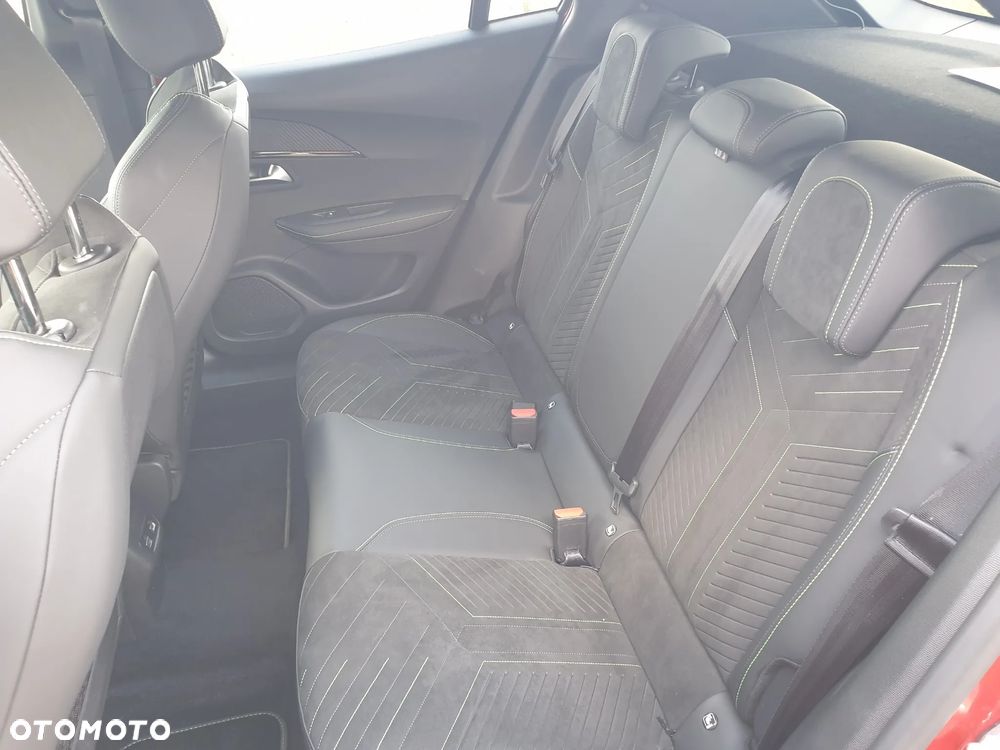 Peugeot 2008 PureTech 130 GT S&S EAT8 - 24