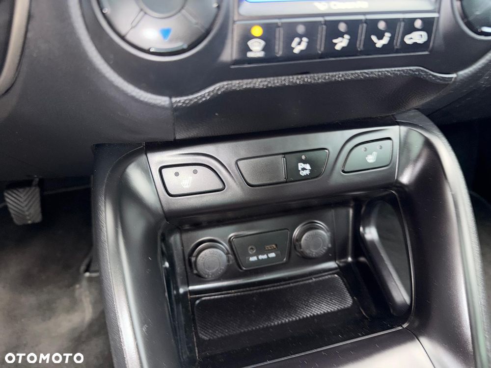 Hyundai ix35 1.7 CRDi Premium 2WD - 12