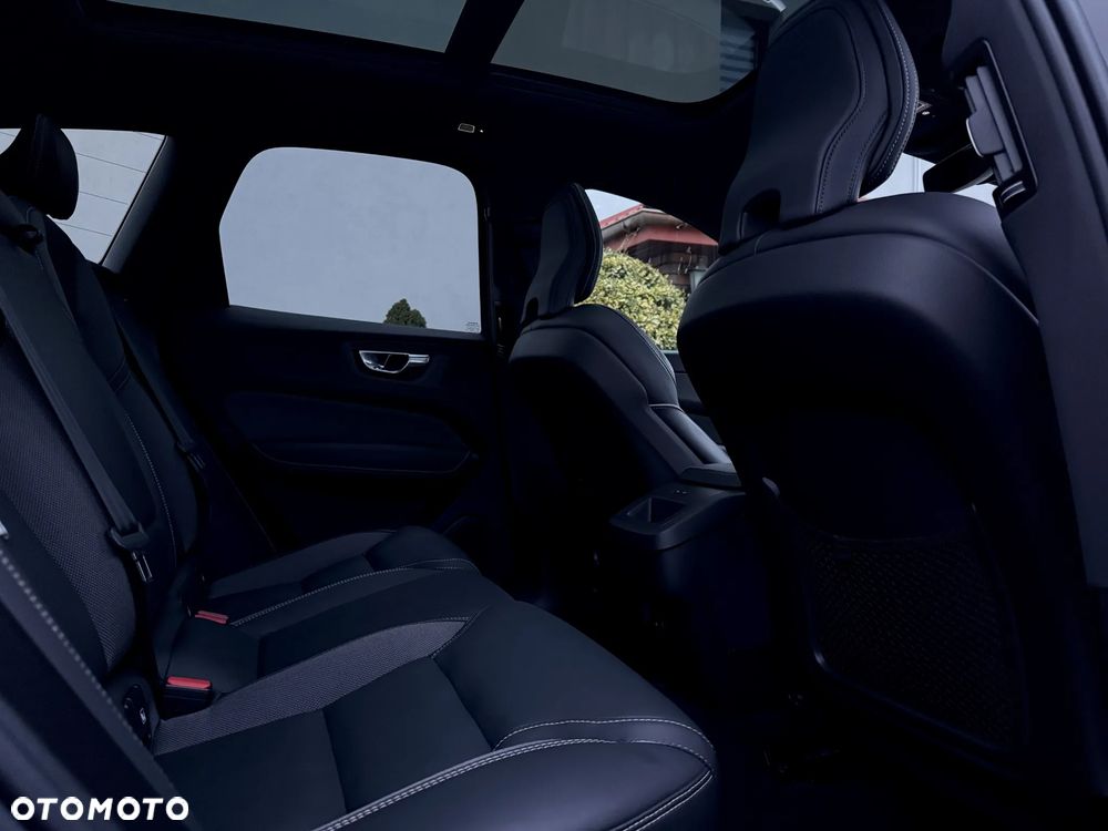 Volvo XC 60 B5 B AWD Geartronic RDesign - 12