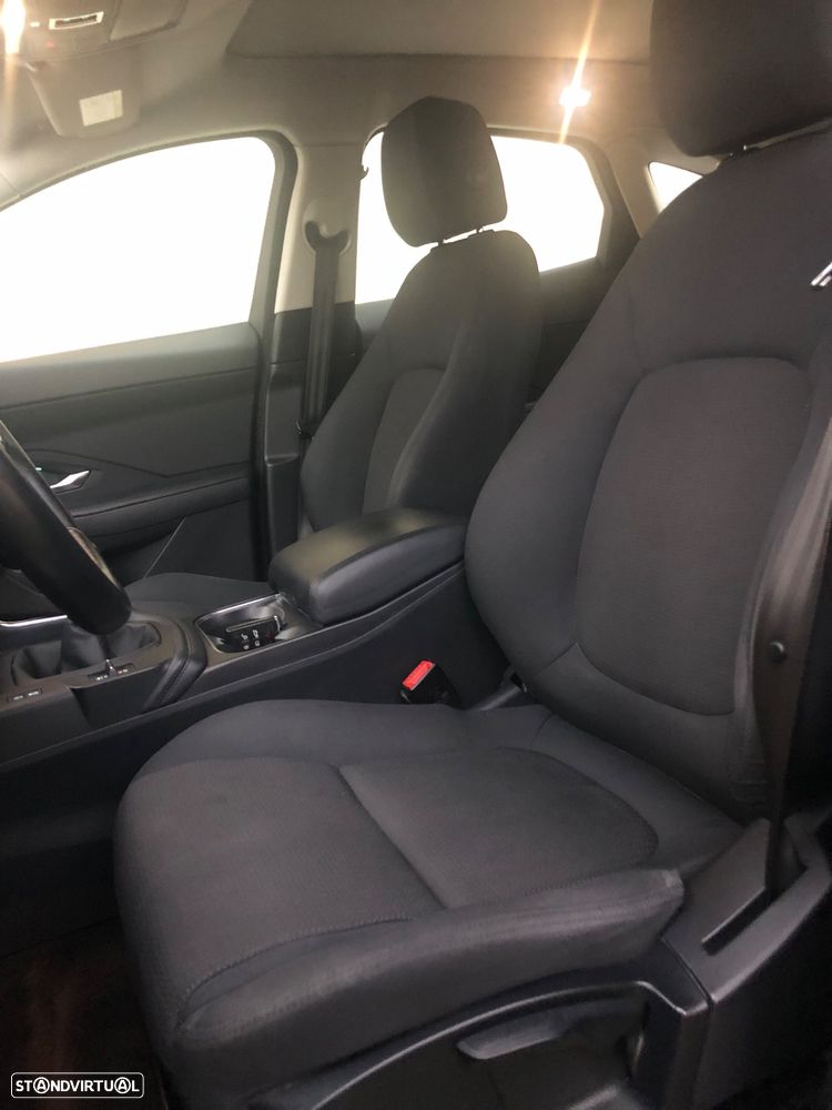 Jaguar E-Pace 2.0 i4D S - 33