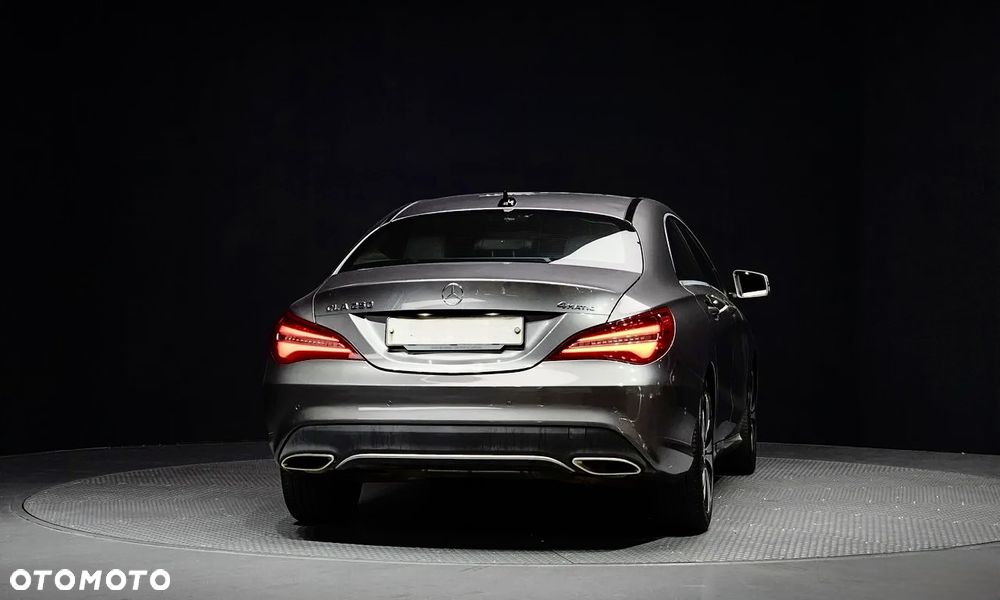Mercedes-Benz CLA 250 4Matic 7G-DCT - 5