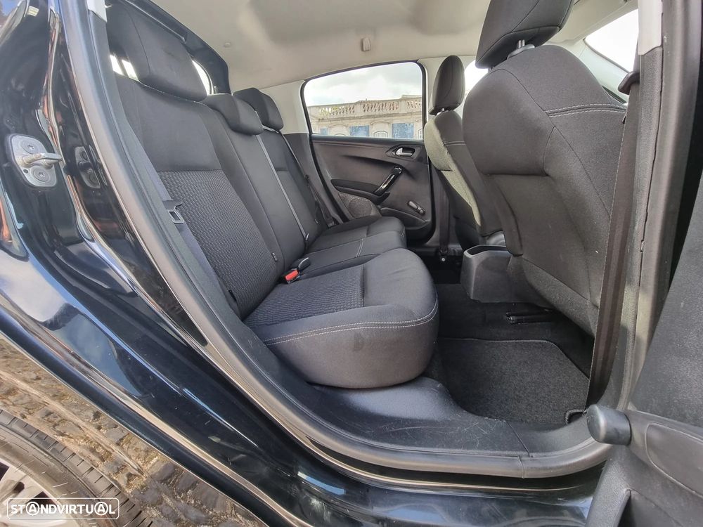 Peugeot 208 1.6 BlueHDi Style - 12