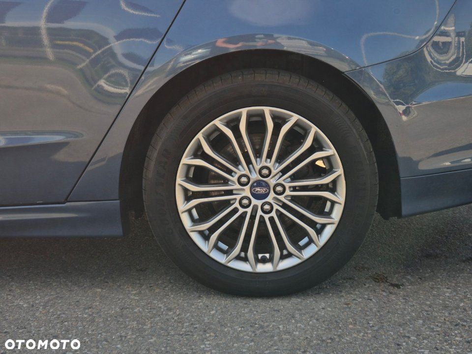 Ford Mondeo - 10