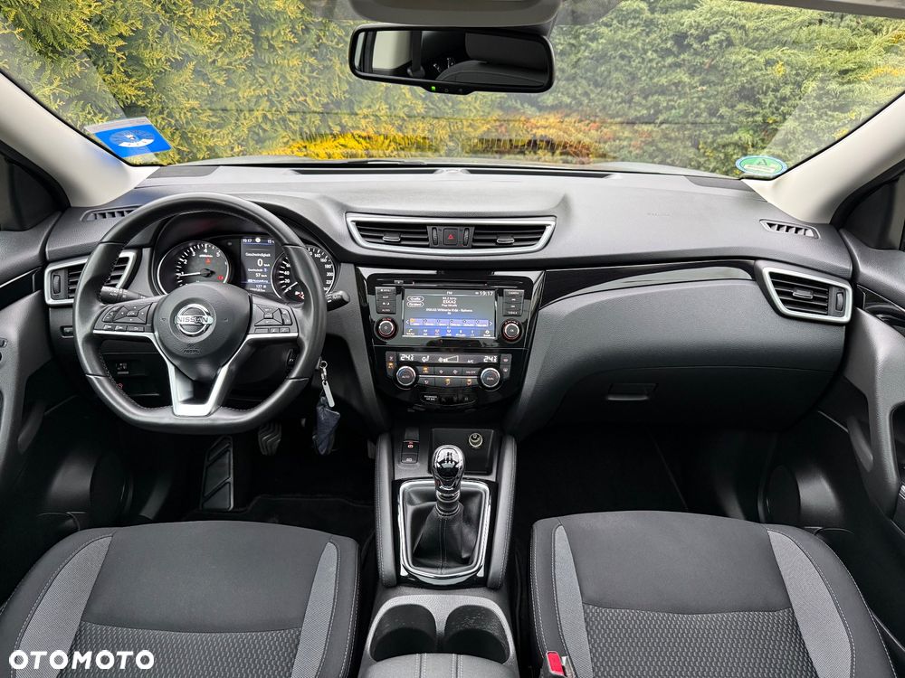 Nissan Qashqai 1.3 DIG-T N-WAY - 25