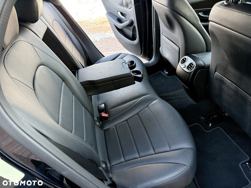 Mercedes-Benz GLC - 29