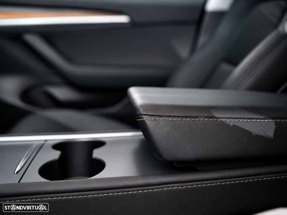 Tesla Model 3 Long-Range Dual Motor AWD - 33