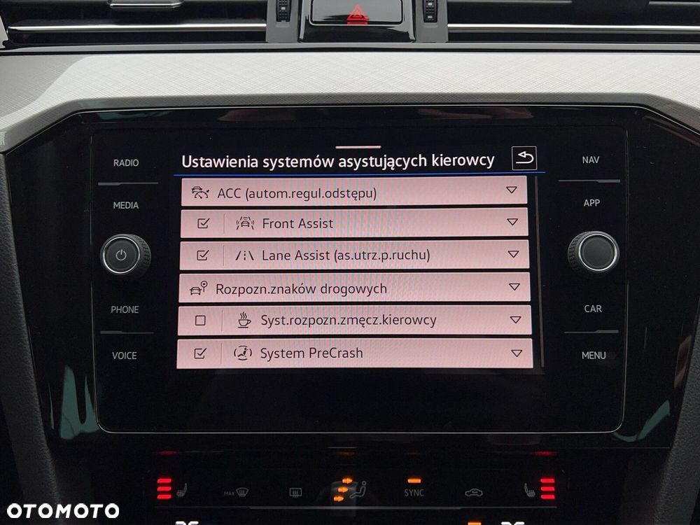 Volkswagen Passat - 27