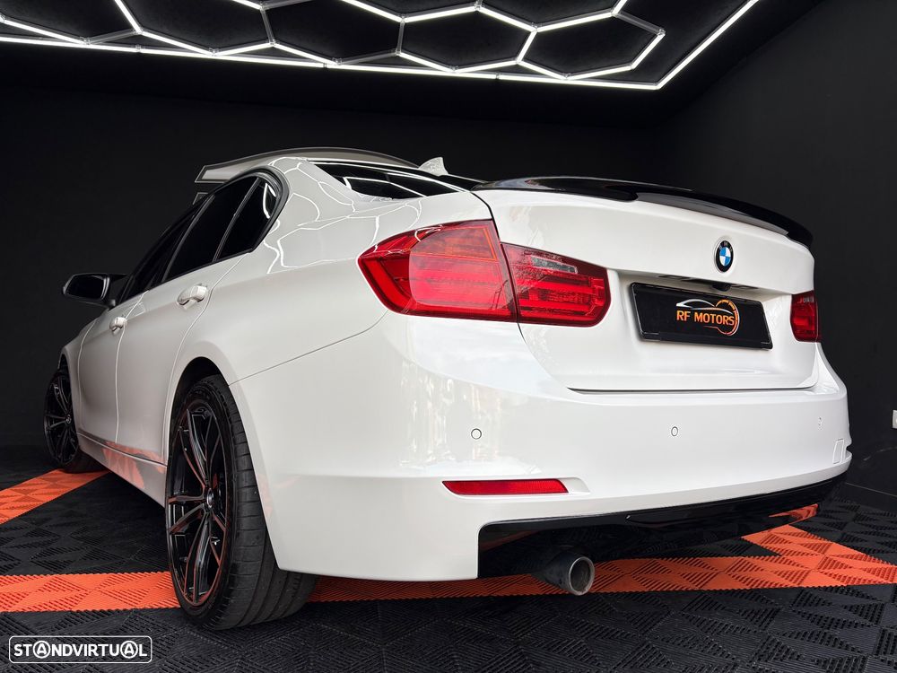 BMW 318 d Aut. Blue Performance Sport Line - 29