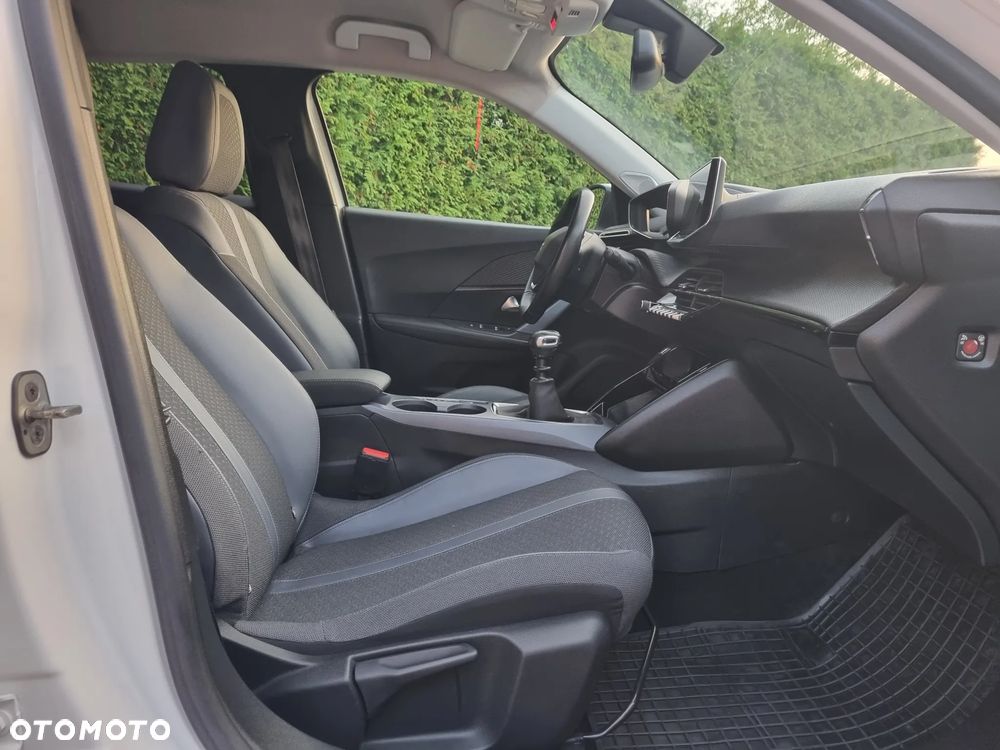 Peugeot 2008 PureTech 130 GPF Stop&Start Allure - 22