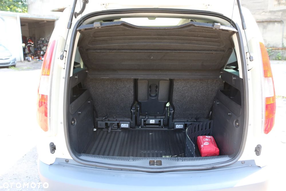 Skoda Roomster 1.6 TDI DPF Scout PLUS EDITION - 9
