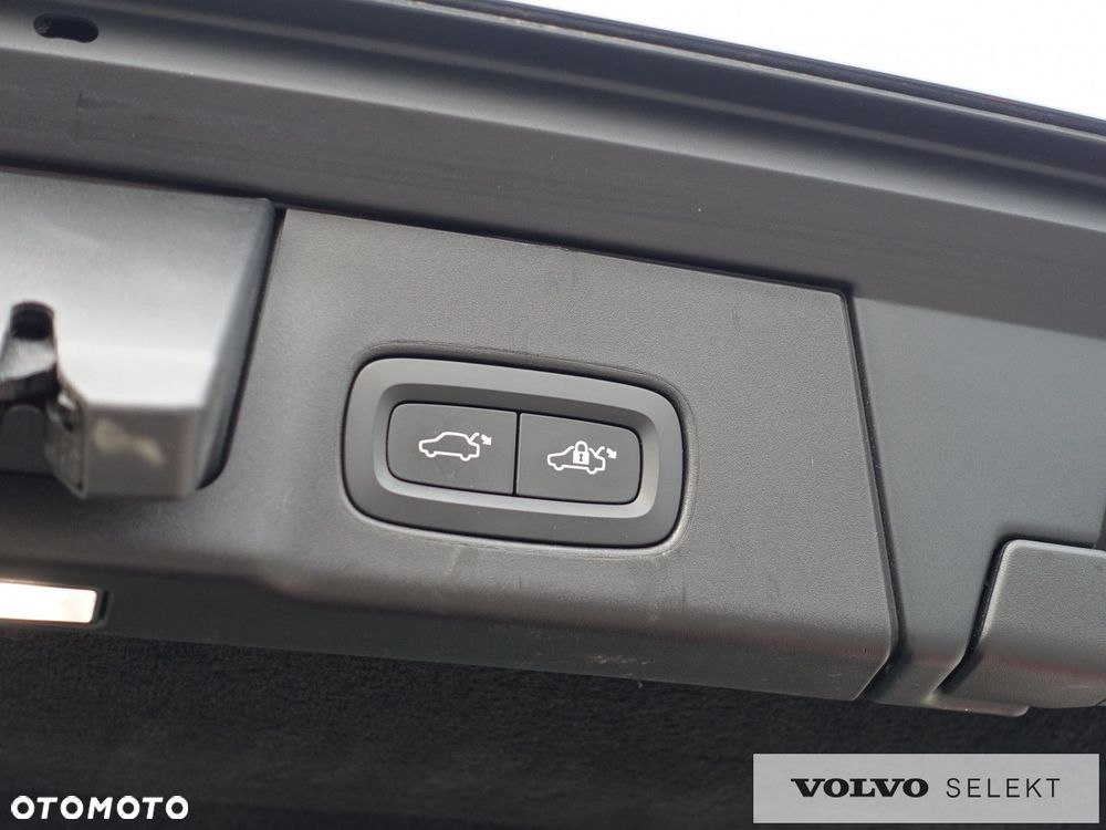 Volvo V90 Cross Country - 34