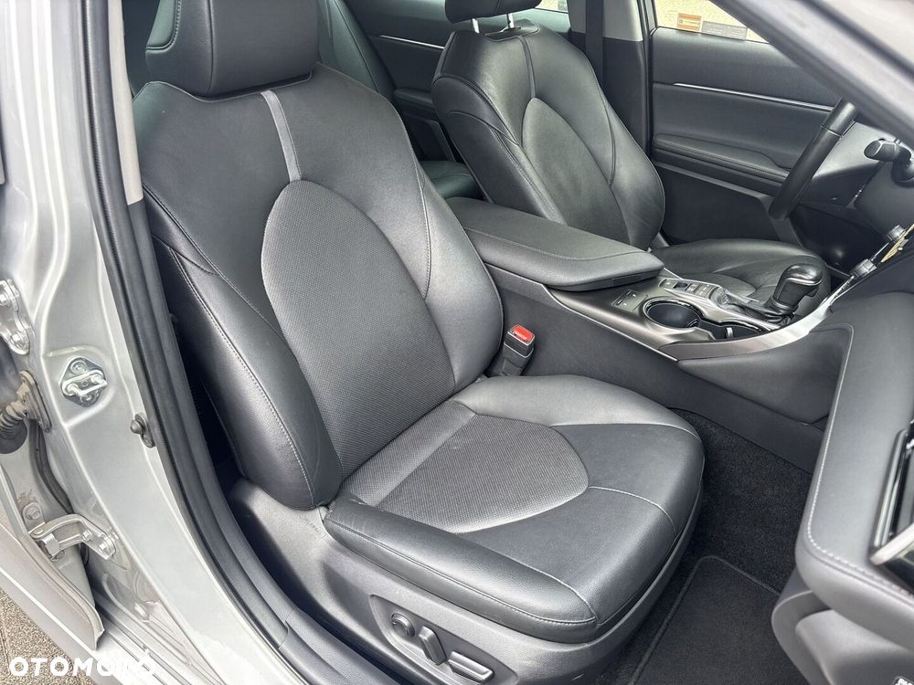 Toyota Camry 2.5 Hybrid Comfort CVT - 13
