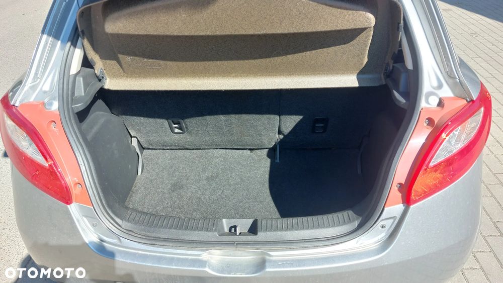 Mazda 2 1.4 DE Core + - 38