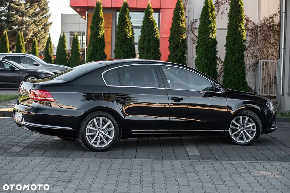 Volkswagen Passat - 14