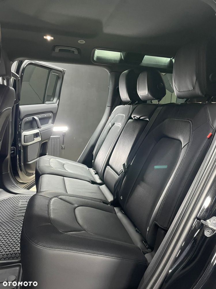 Land Rover Defender - 13