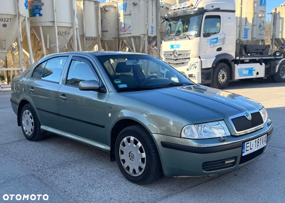 Skoda Octavia 2.0 Ambiente - 1