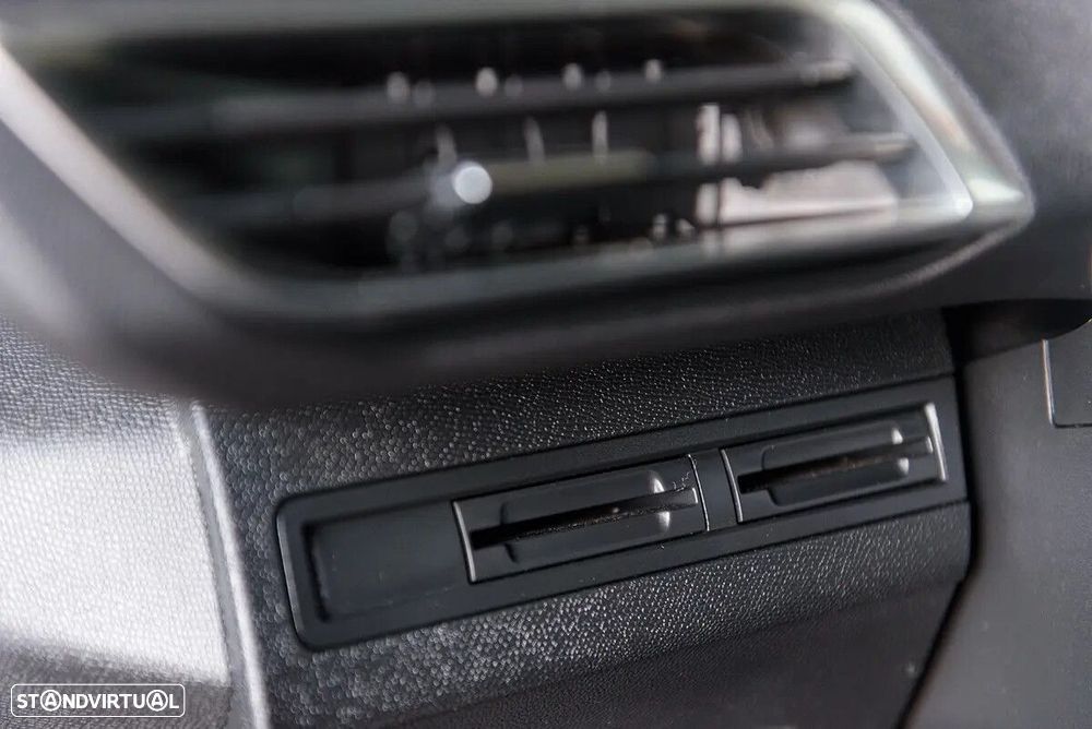 Peugeot 3008 1.5 BlueHDi GT EAT8 - 47