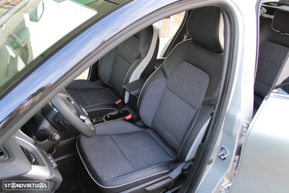Renault Captur TCe Mild Hybrid 140 EDC GPF EVOLUTION - 39
