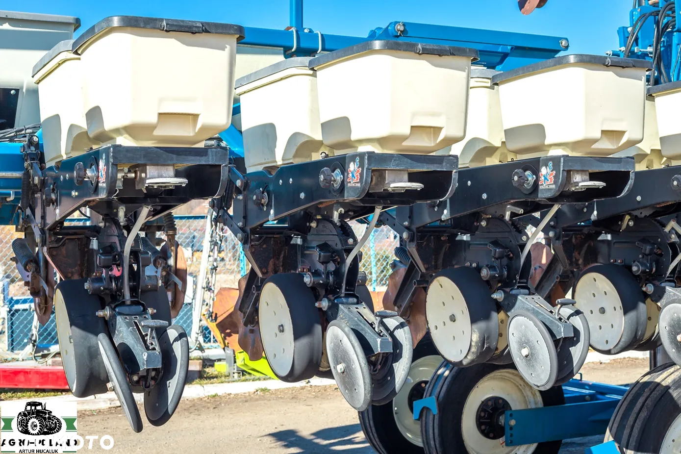 Inny KINZE 3600 - 2006 ROK - 12 RZĘDOWY + ZBIORNIK NA NAWÓZ I MIKROELEMENTY - 5