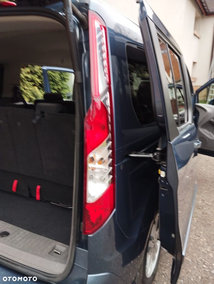 Ford Tourneo Connect Grand - 23