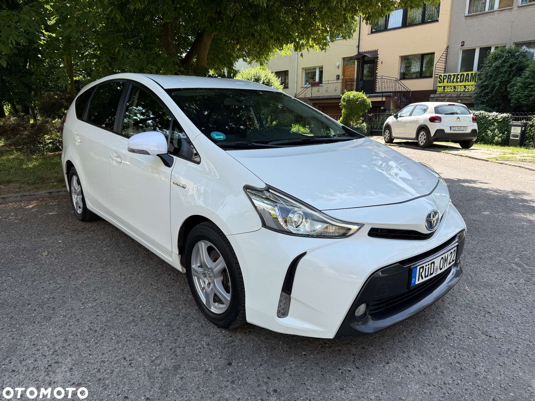 Toyota Prius+ (Hybrid) Executive - 9