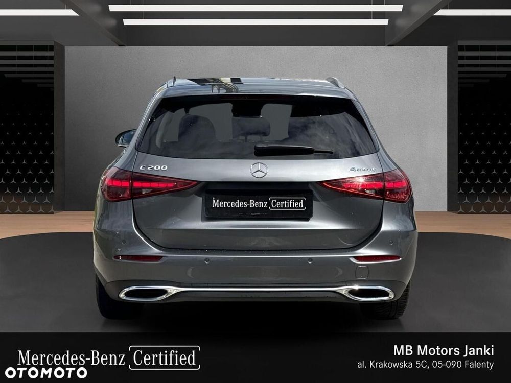 Mercedes-Benz C-Class 2025 photo 4