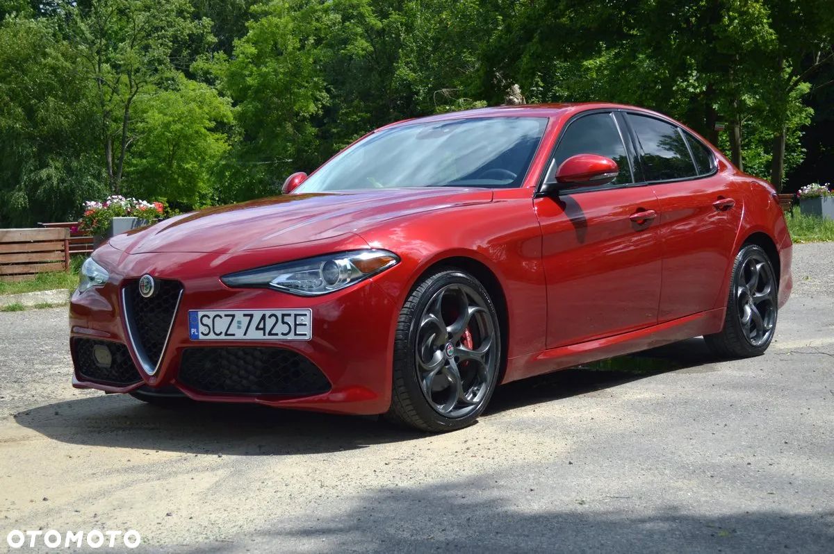 Alfa Romeo Giulia 2.0 Turbo 16V AT8-Q4 Veloce - 1