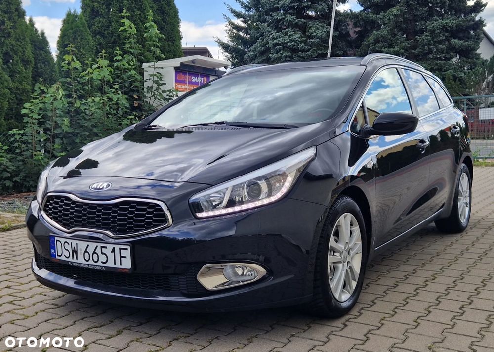 Kia Ceed 1.6 GDI Dream Team Edition - 9