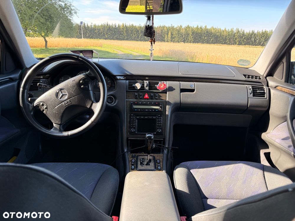 Mercedes-Benz Klasa E 320 T CDI Avantgarde - 7