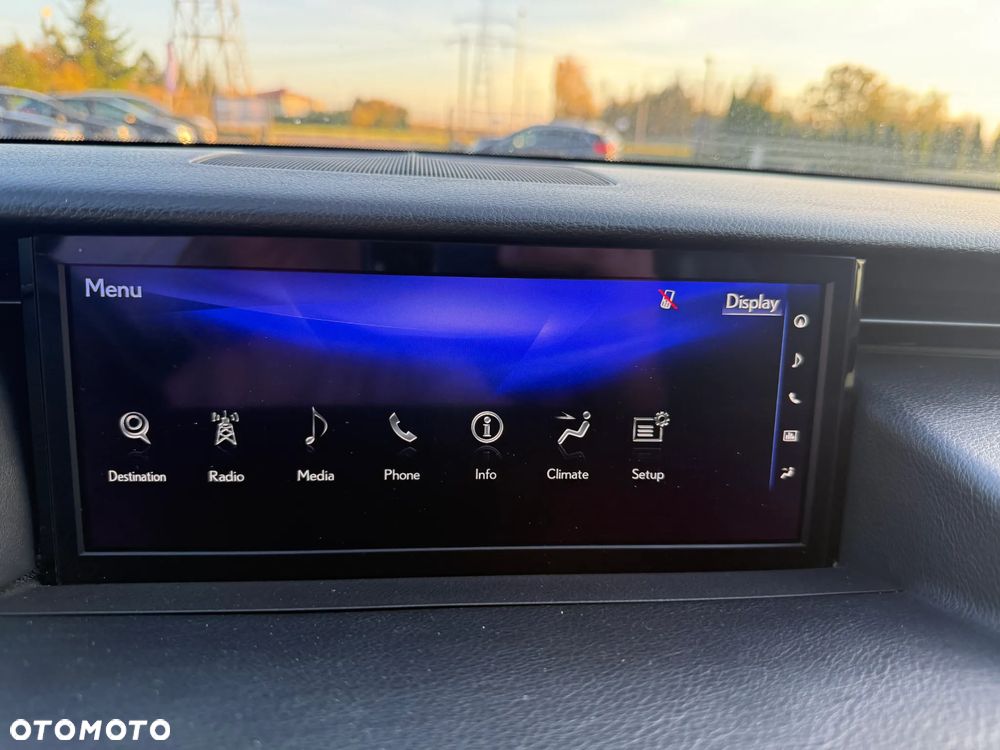 Lexus IS 200t / 300 F Sport - 31