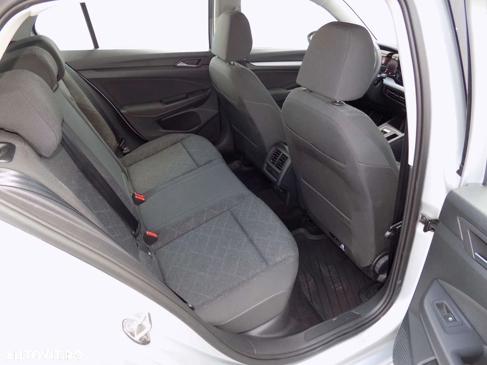Volkswagen Golf 1.0 eTSI DSG MHEV Life - 25