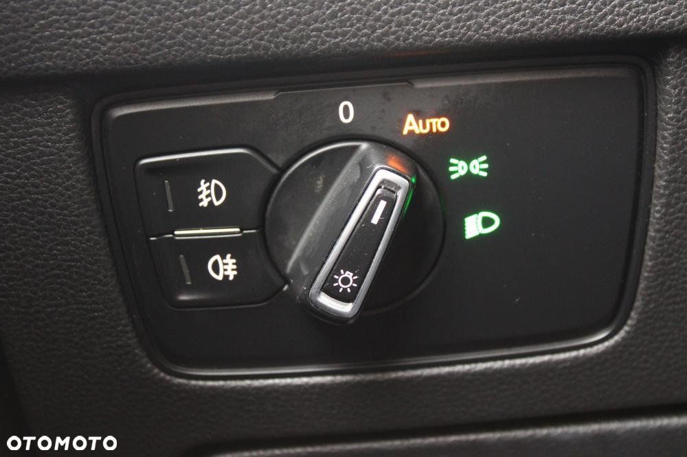 Volkswagen Passat - 14