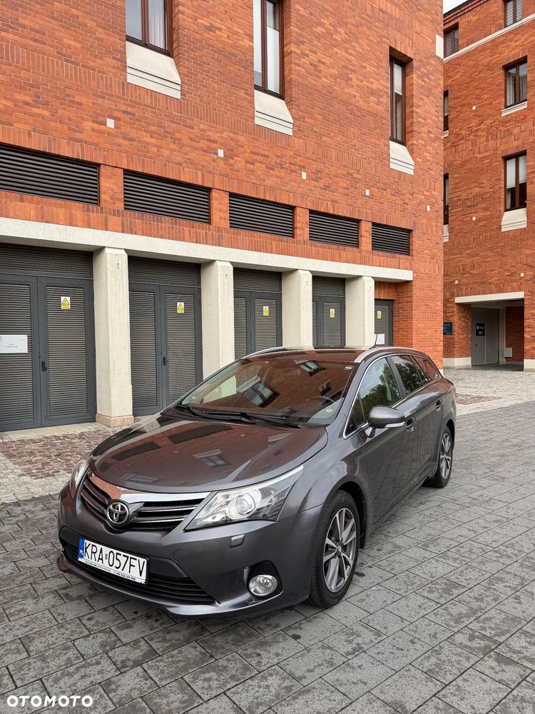 Toyota Avensis 1.8 Sol plus NAVI - 4