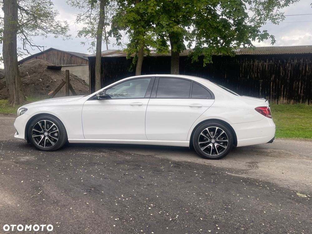 Mercedes-Benz Klasa E 220 d 9G-TRONIC - 11