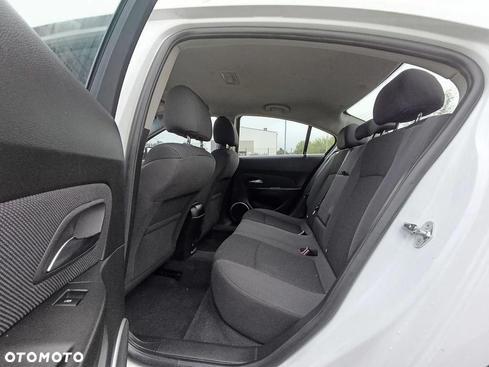 Chevrolet Cruze 1.6 LT - 8