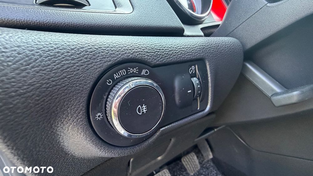 Opel Astra 1.4 Turbo - 29