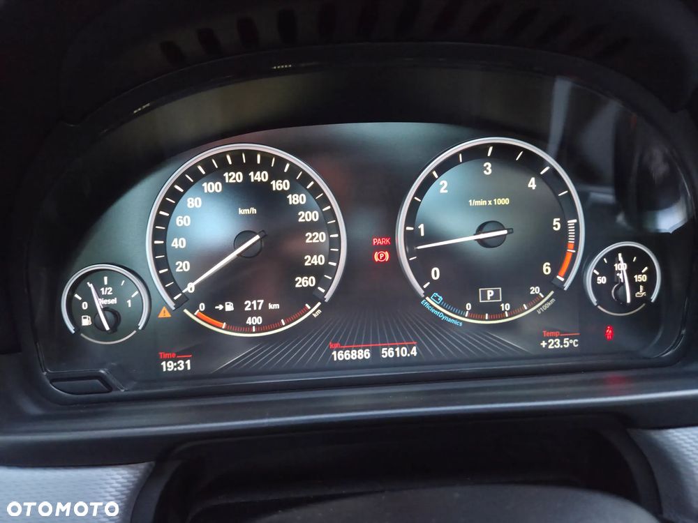 BMW Seria 5 535d xDrive - 25