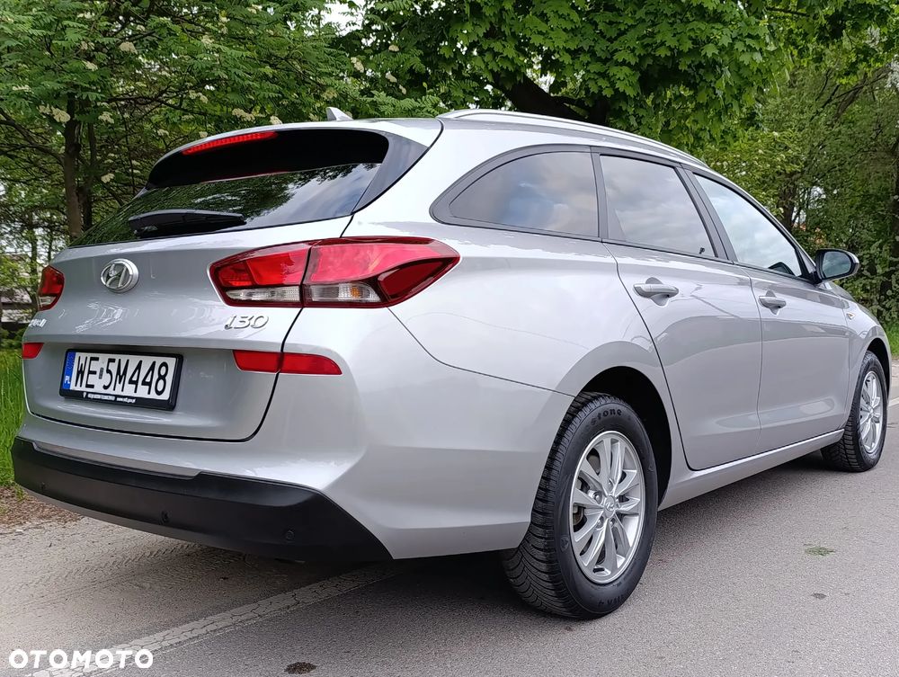Hyundai i30 1.5 DPI Classic + - 36