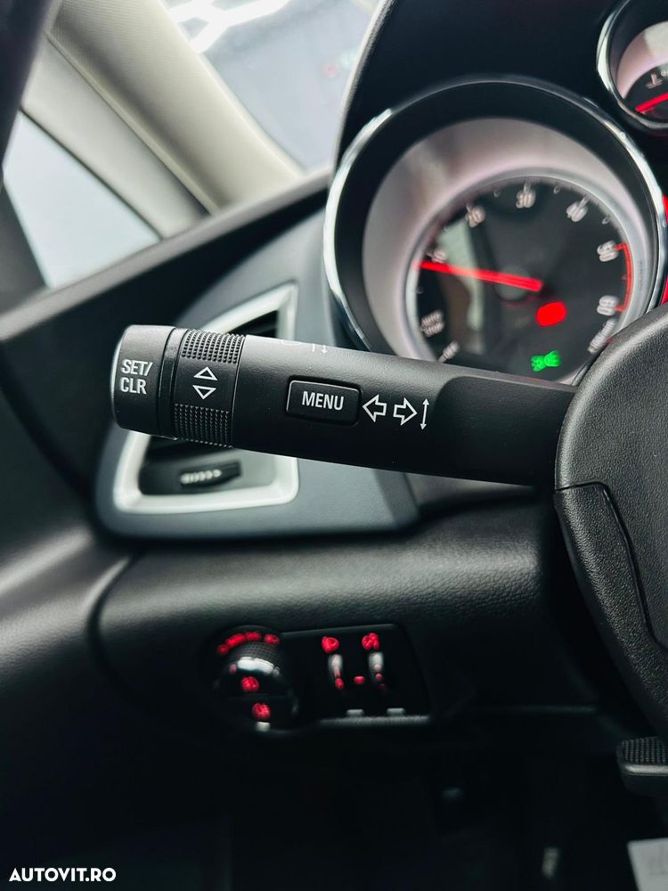 Opel Astra 1.6 CDTI ECOTEC ECOFlex Start/Stop Dynamic - 27