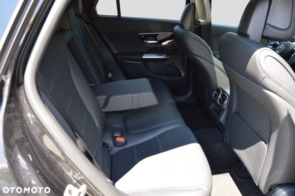 Mercedes-Benz GLC - 25