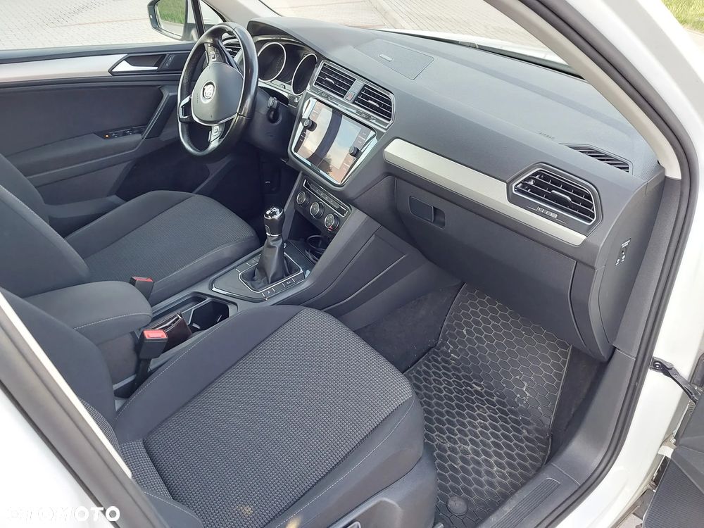 Volkswagen Tiguan 1.5 TSI EVO Comfortline - 9