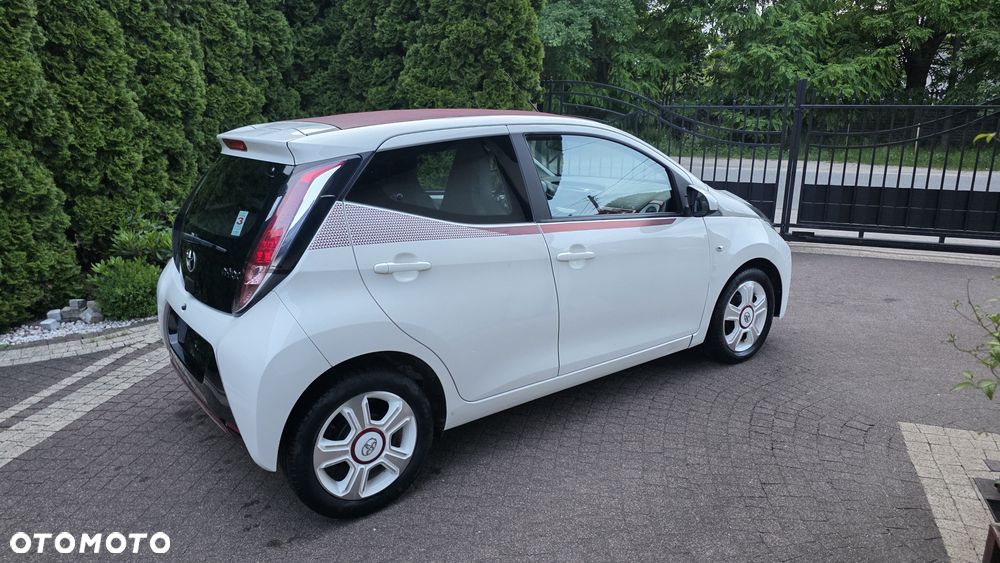 Toyota Aygo x-clusive Style Selection - 2