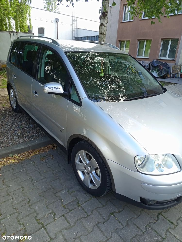 Volkswagen Touran 2.0 TDI Highline - 5