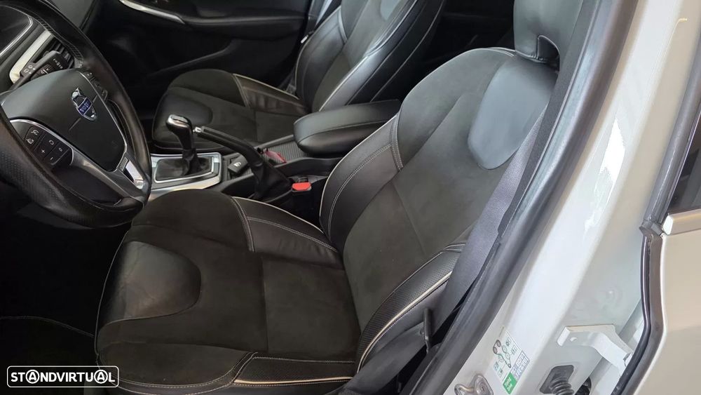 Volvo V40 2.0 D2 R-Design - 26