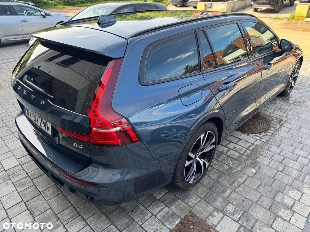 Volvo V60 B4 B Plus Dark - 1