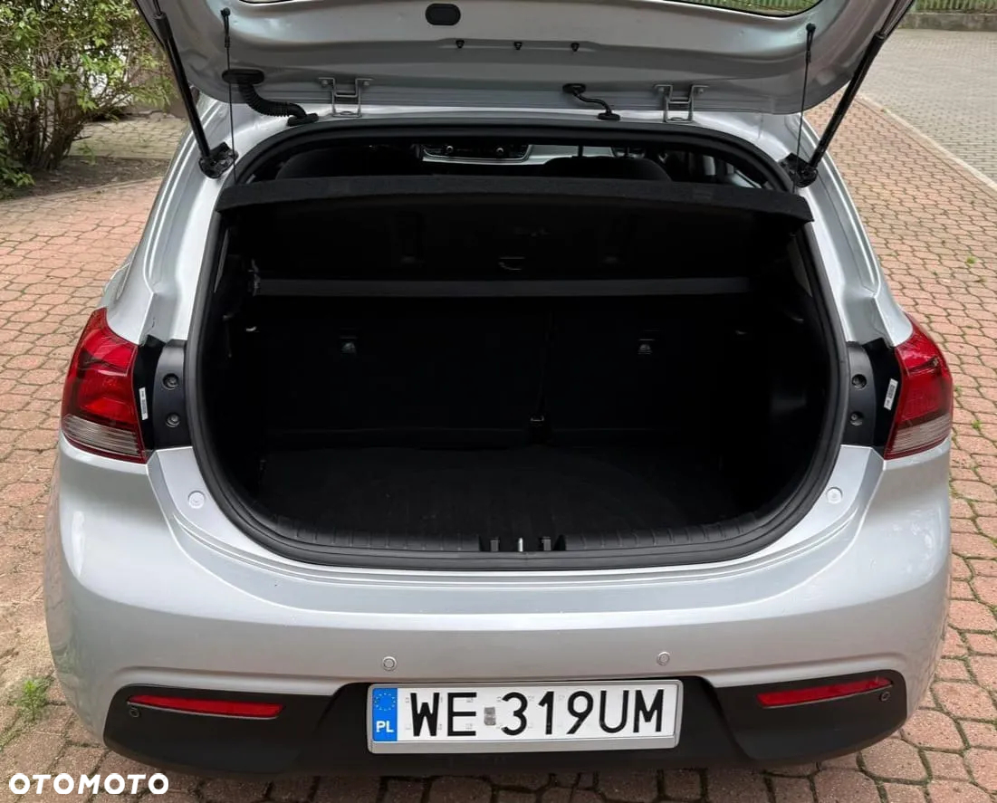 Kia Rio 1.2 L - 5