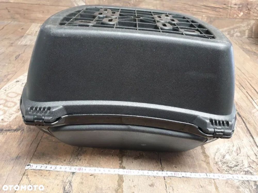 Kufer centralny z oparciem - 5