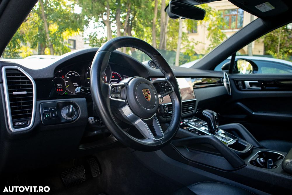 Porsche Cayenne Standard - 8