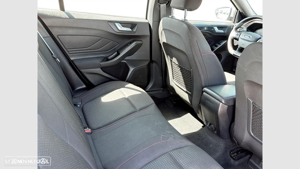 Ford Focus 1.0 EcoBoost MHEV ST-Line Aut. — fotografia 15
