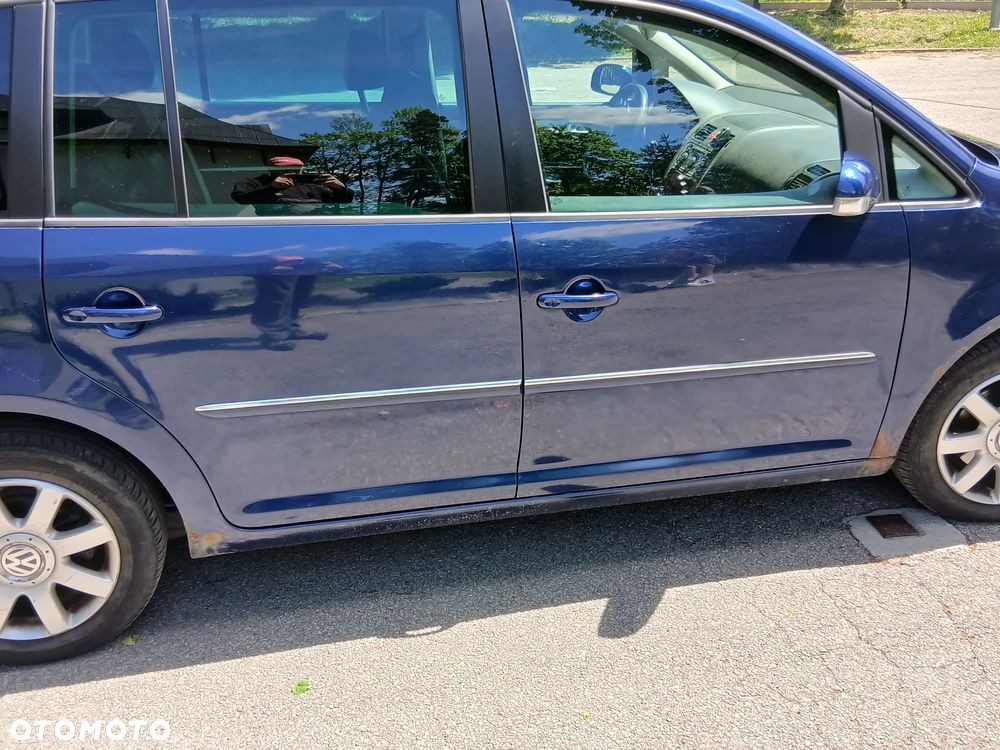 Volkswagen Touran 1.9 TDI Highline - 4